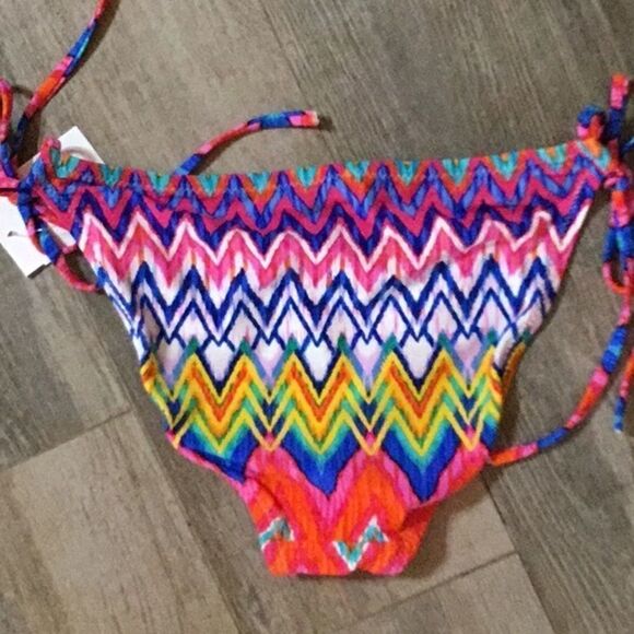 Nanette Lepore bikini top. New - Picture 8 of 8